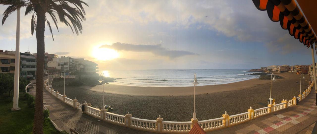 Espectacular en primera línea de la playa Telde Exterior foto